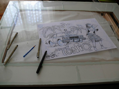 dessin en cours sur la table.